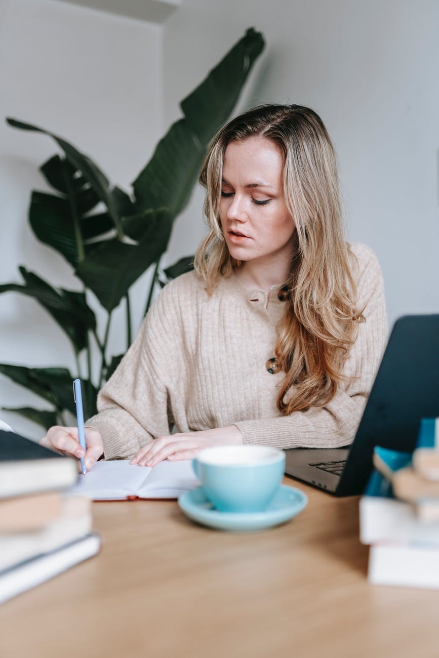 Unix: Top Editor Commands to Schedule Job and&nbsp;More